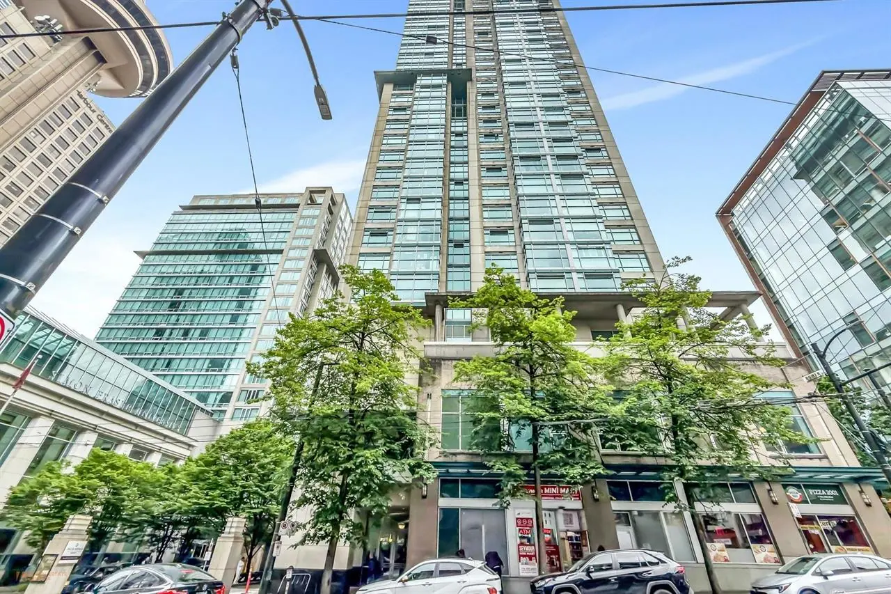 2010 – 438 Seymour Street · DOWNTOWN VANCOUVER